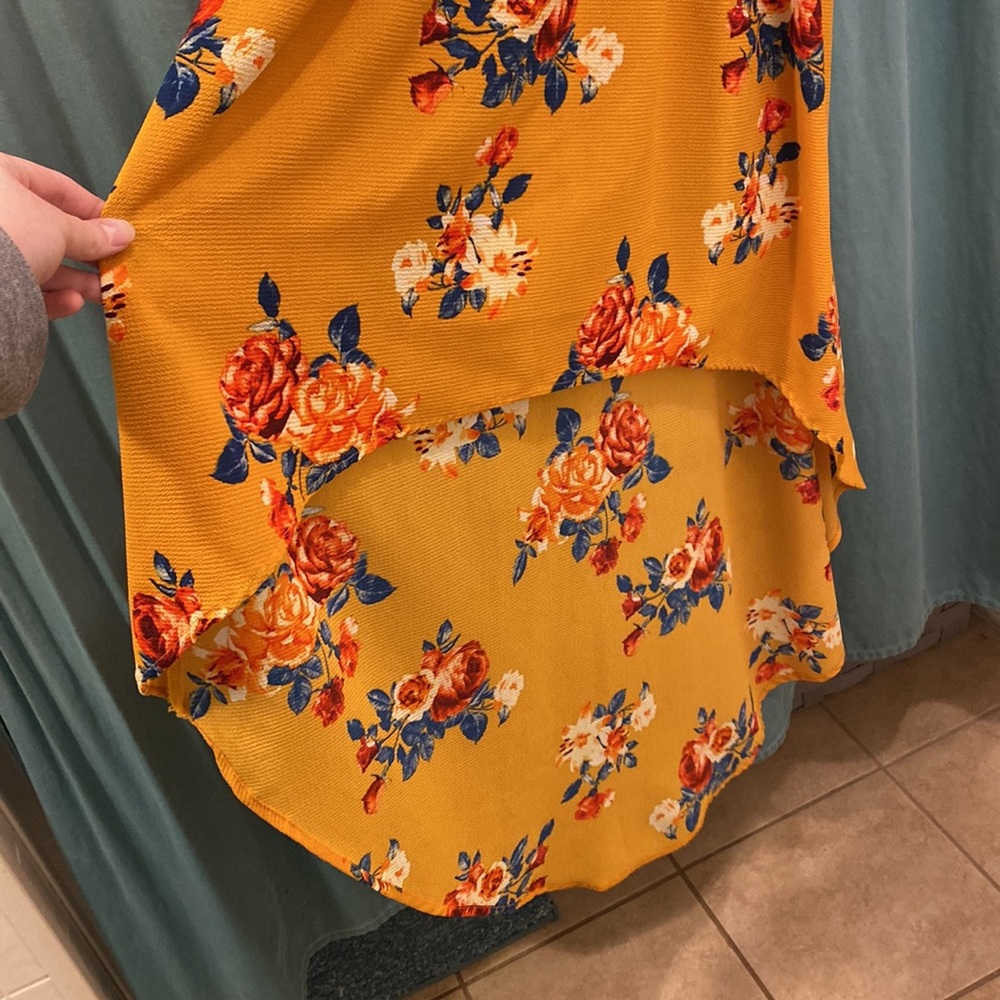 Beautiful Golden Yellow Summer Floral Dress - Picture 5 of 9